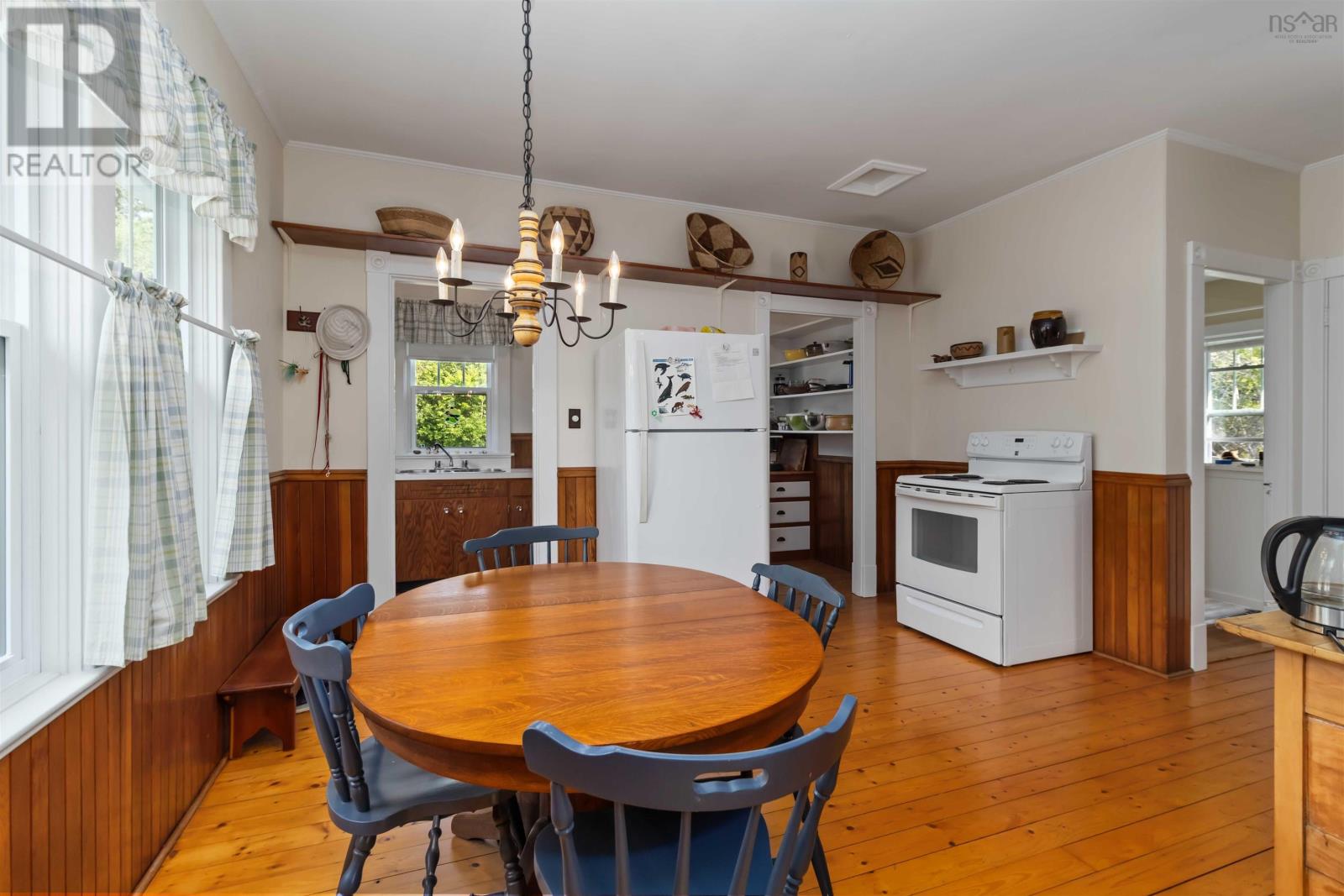 42 Back Road Property Photo 15