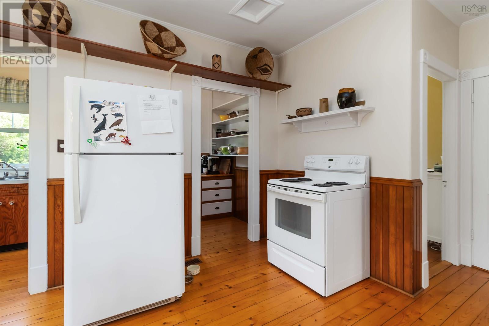 42 Back Road Property Photo 17