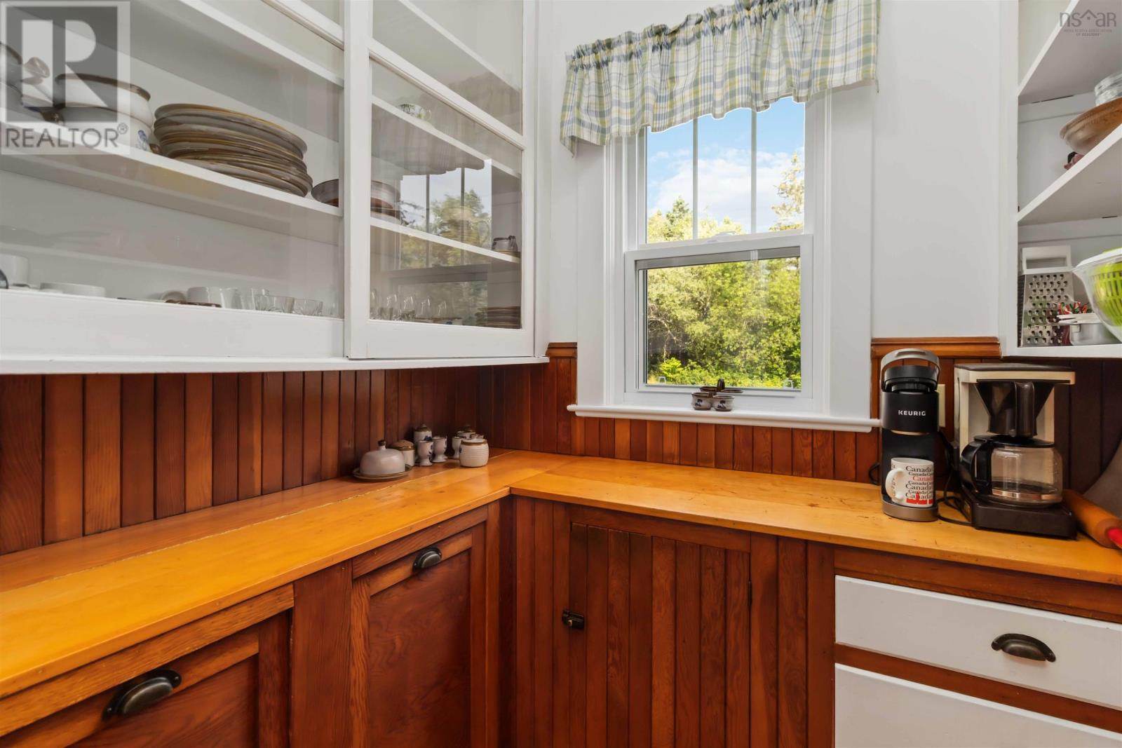 42 Back Road Property Photo 18