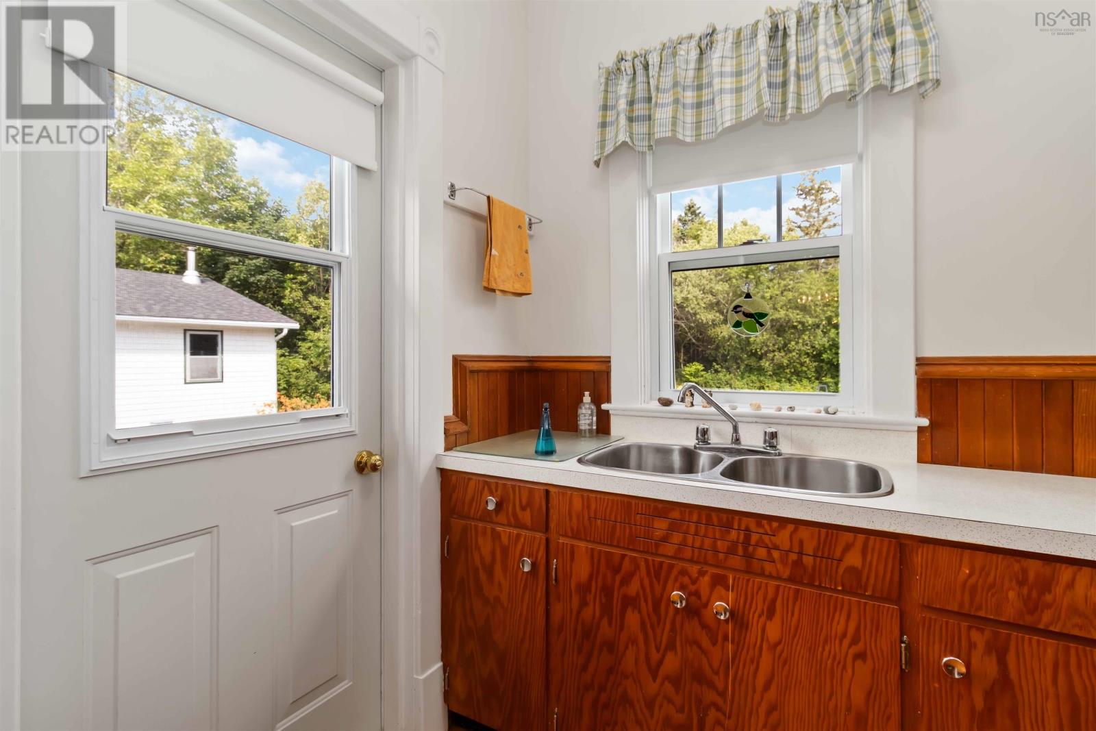 42 Back Road Property Photo 26