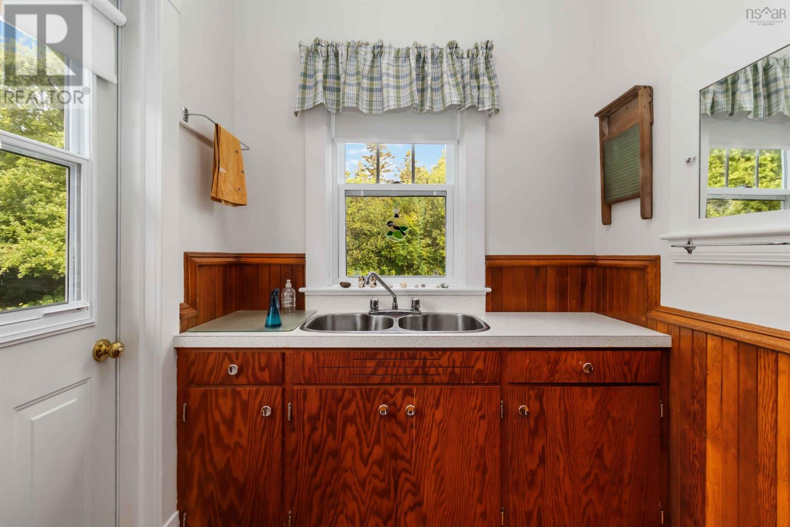 42 Back Road Property Photo 27