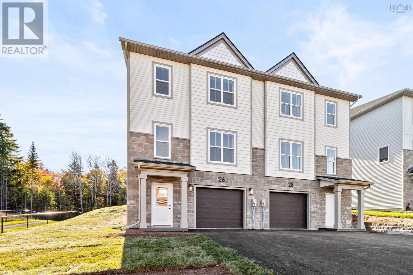 28 Simona Drive #3 Property Photo 1