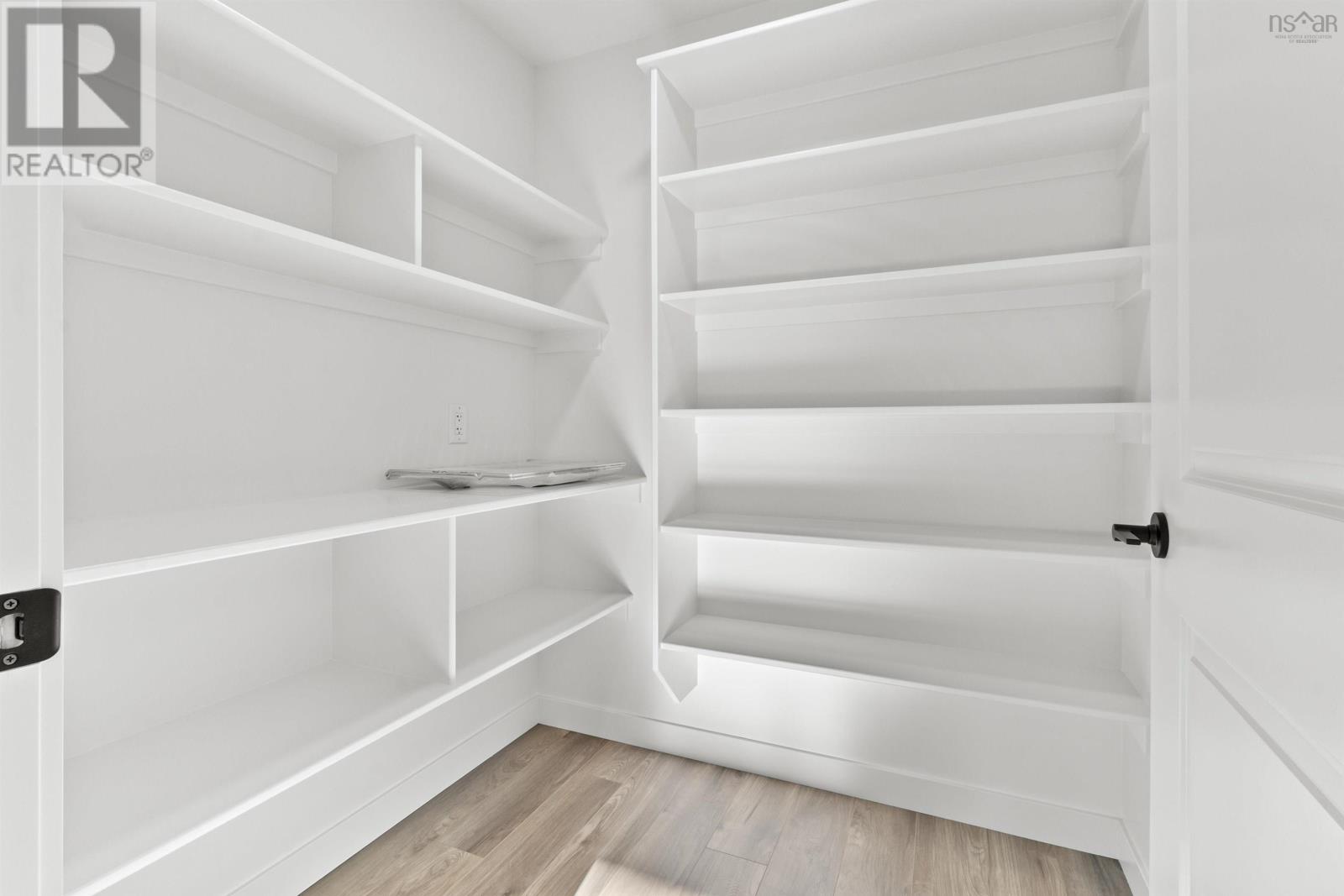 28 Simona Drive #3 Property Photo 6