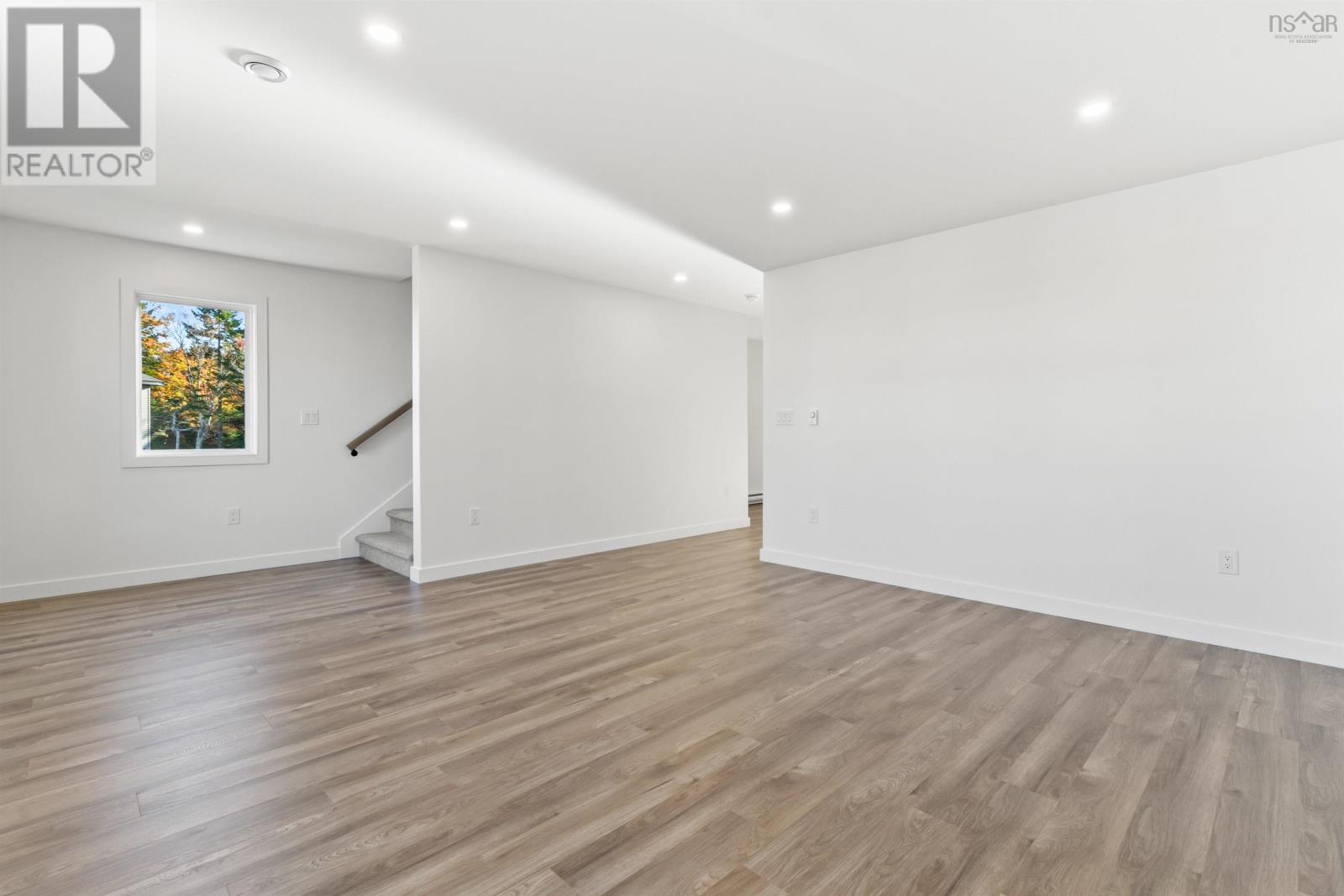 28 Simona Drive #3 Property Photo 8