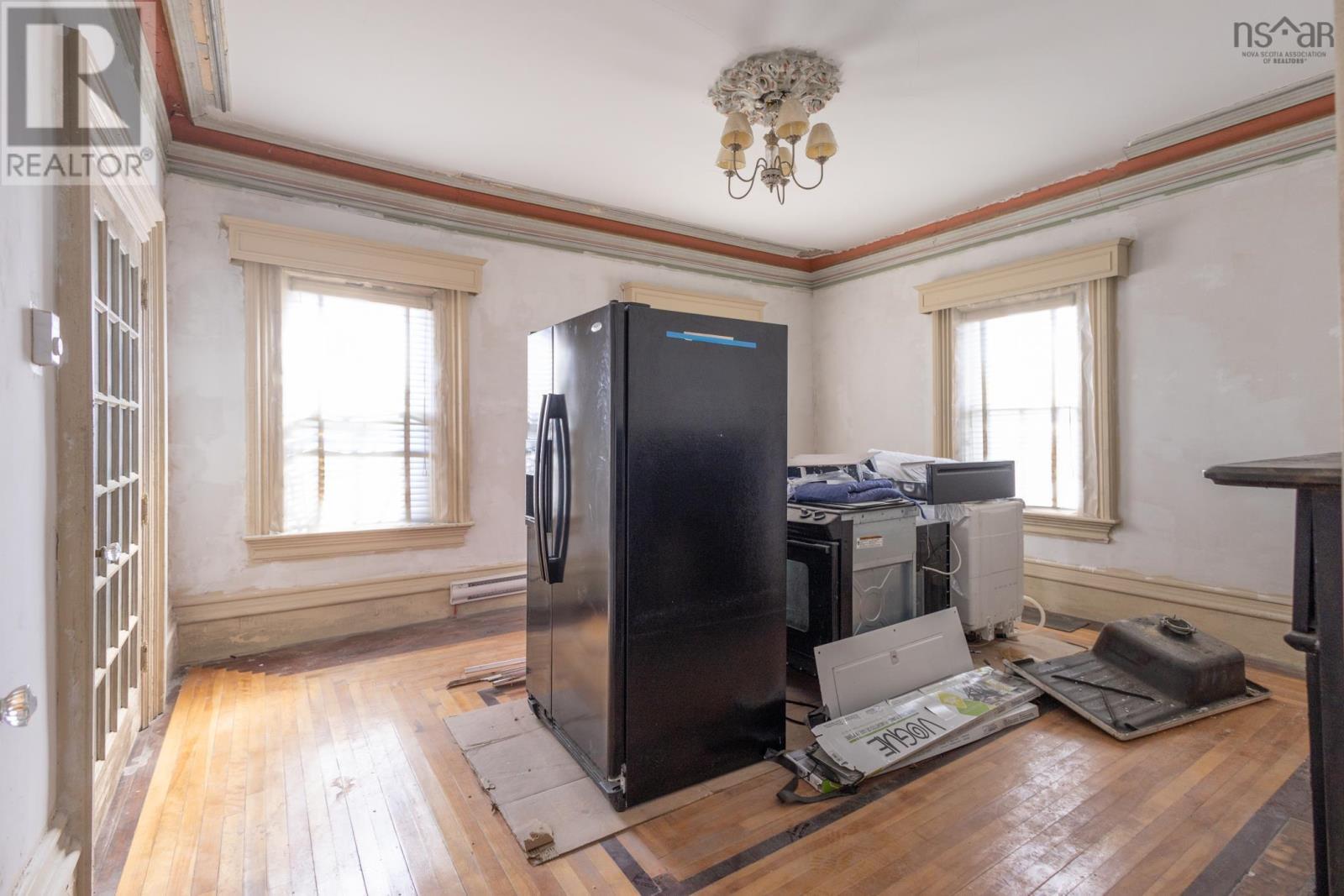 190 Main Street Property Photo 3