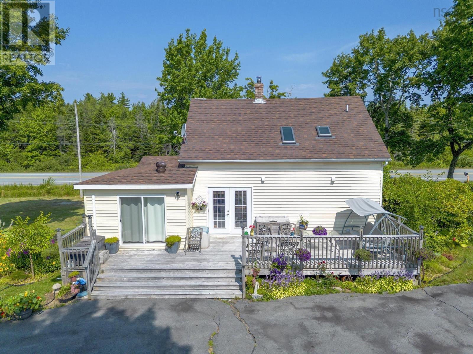 18665 Highway 103 Property Photo 4