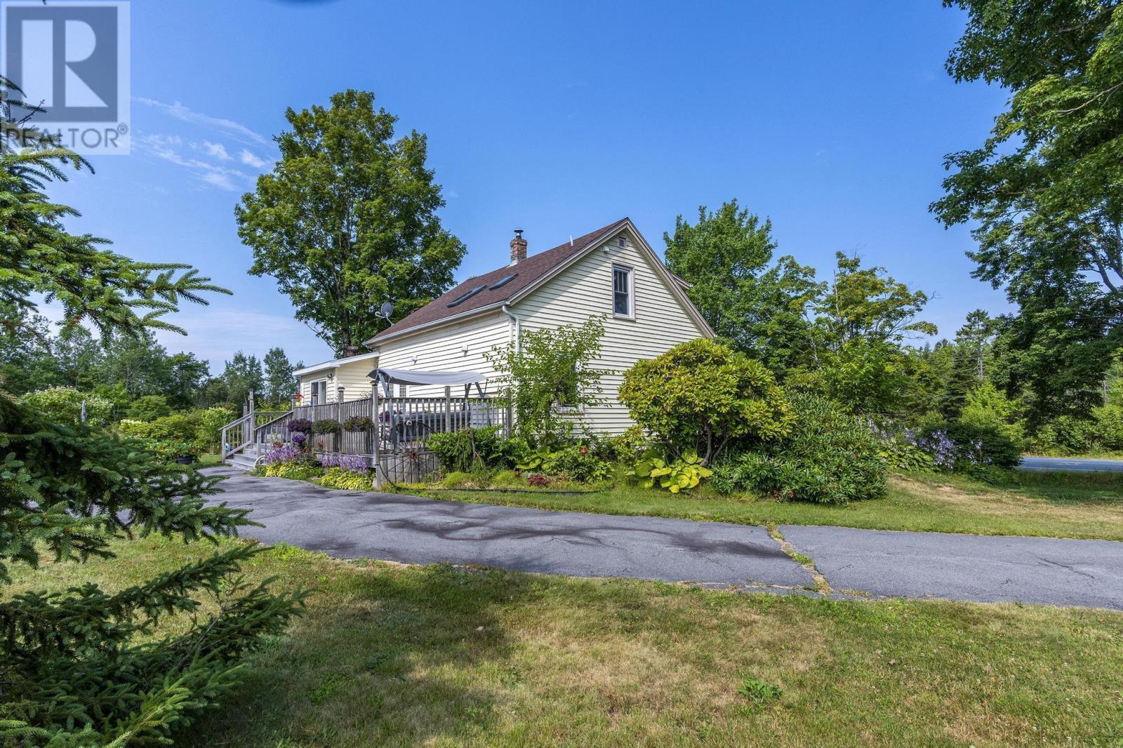 18665 Highway 103 Property Photo 6