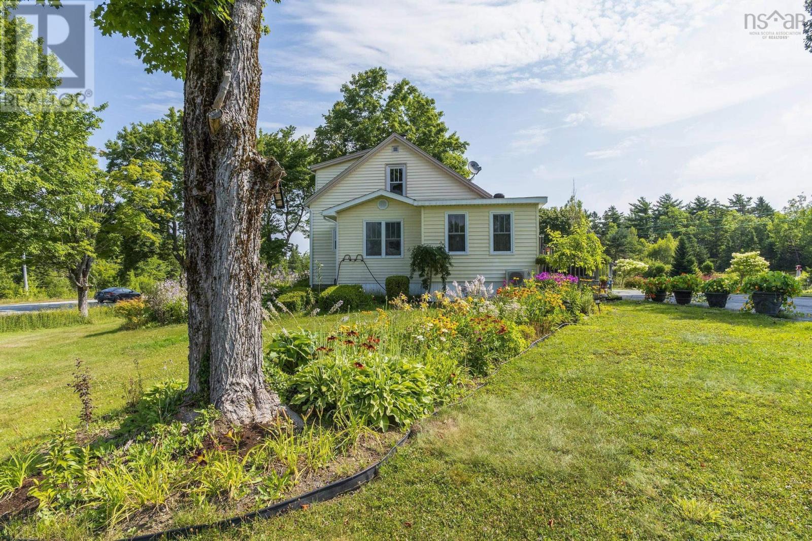 18665 Highway 103 Property Photo 8