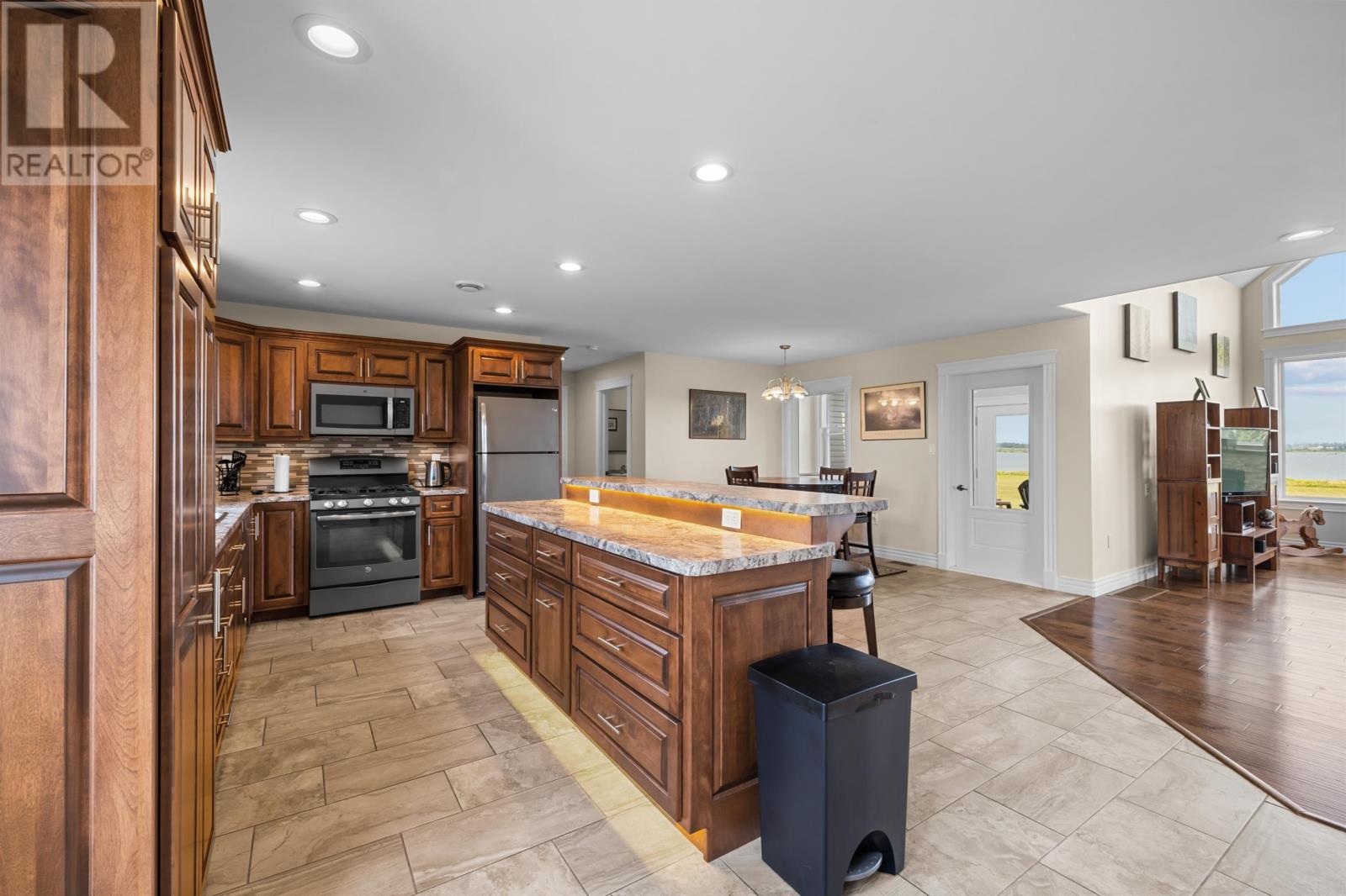 84 Hatton Road Property Photo 15