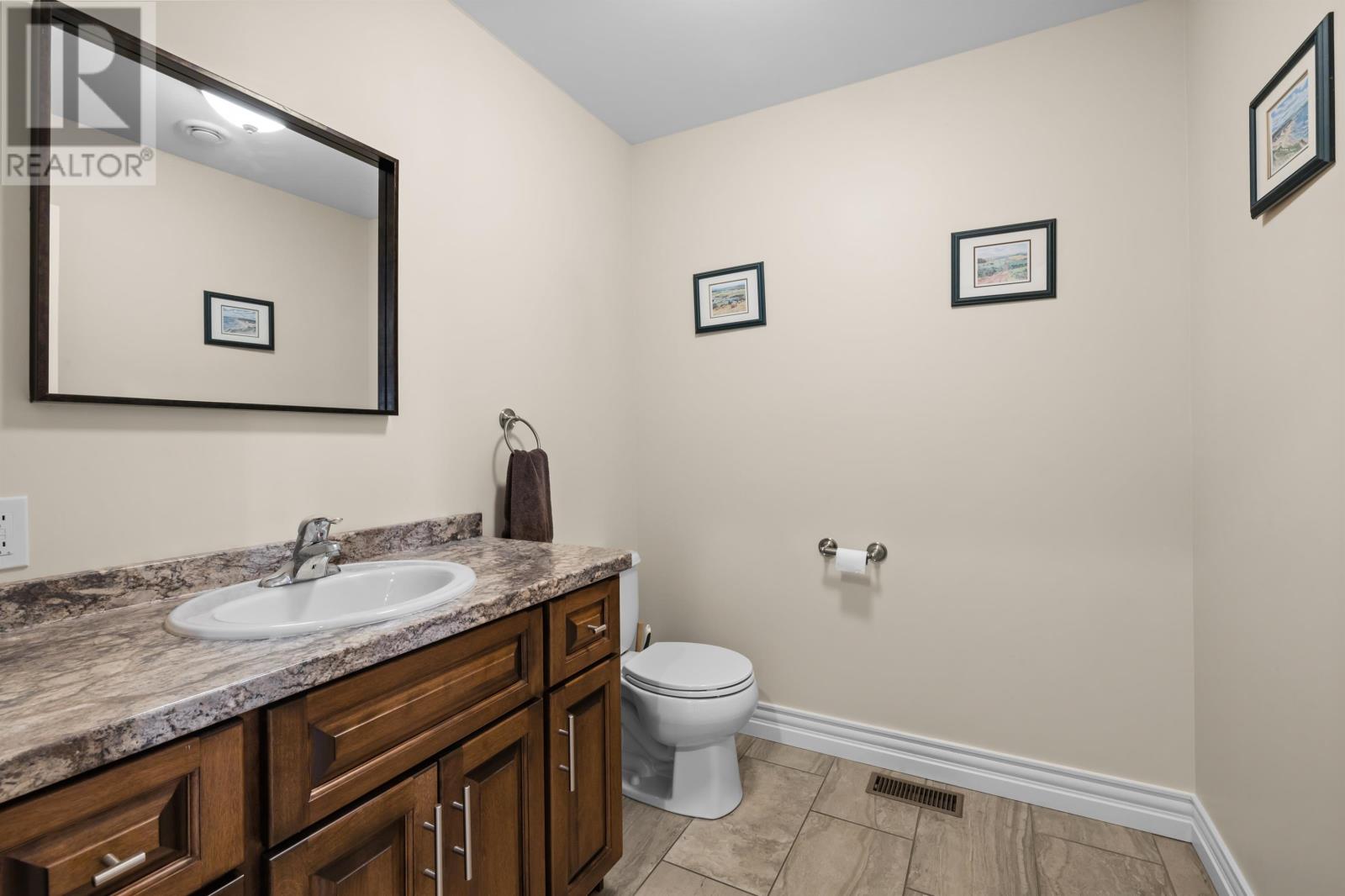 84 Hatton Road Property Photo 27