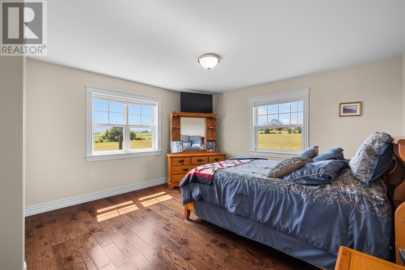 84 Hatton Road Property Photo 31