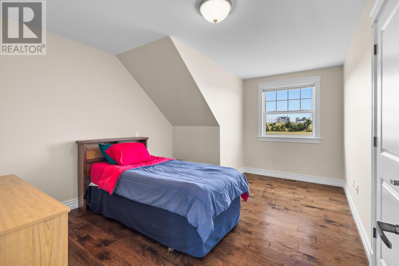 84 Hatton Road Property Photo 32