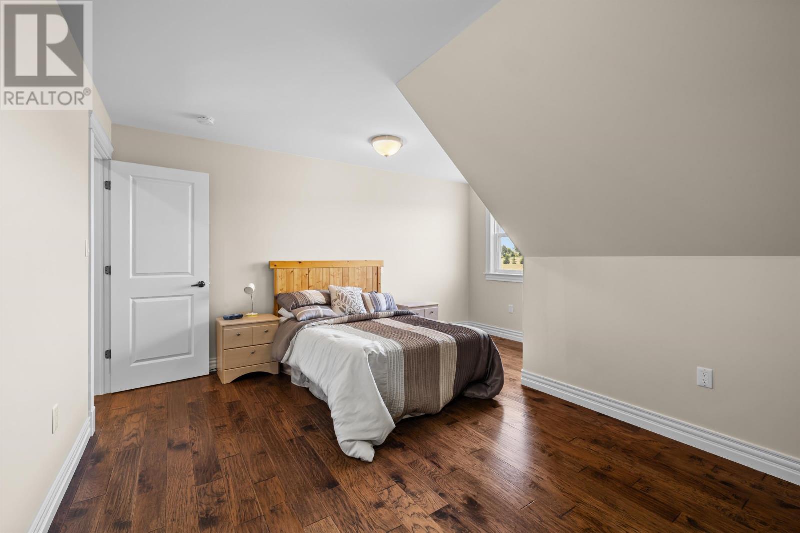 84 Hatton Road Property Photo 34
