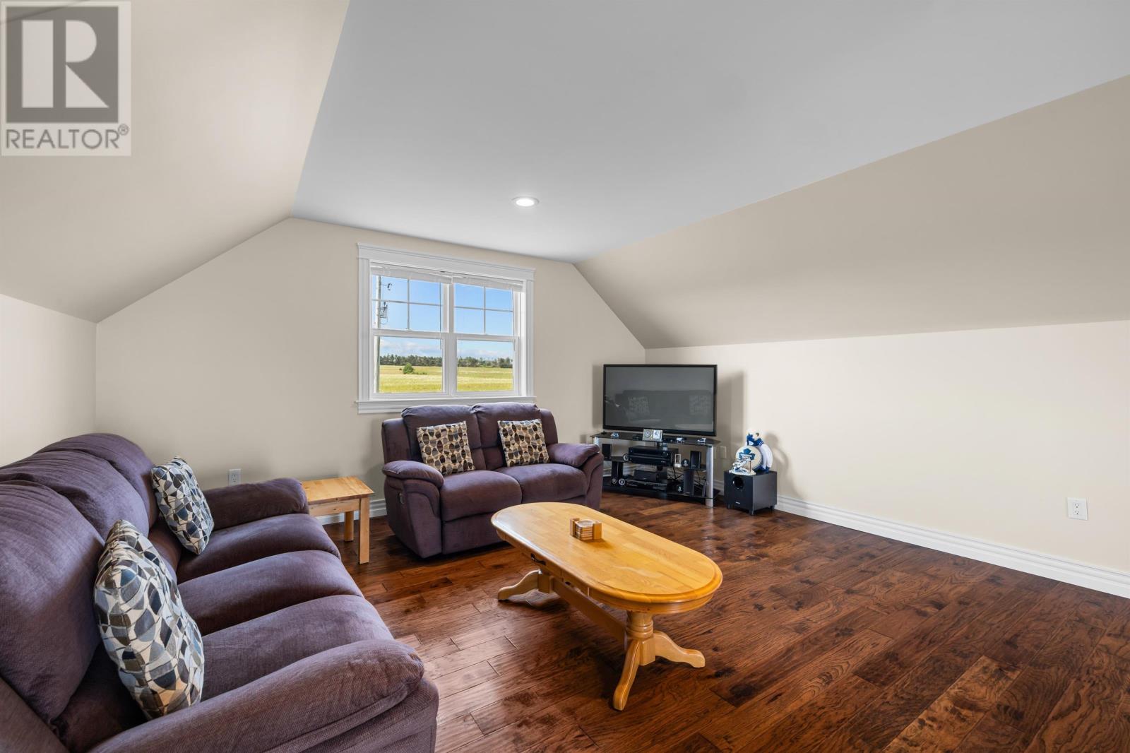 84 Hatton Road Property Photo 36