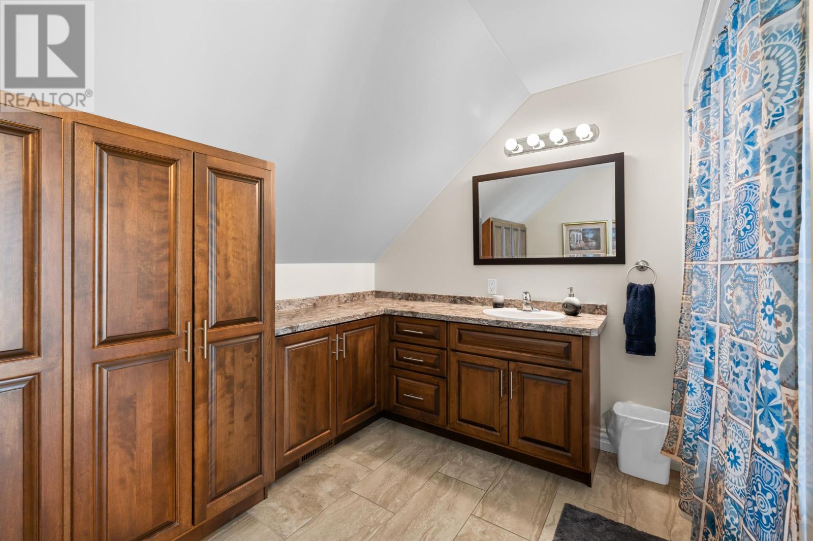 84 Hatton Road Property Photo 40