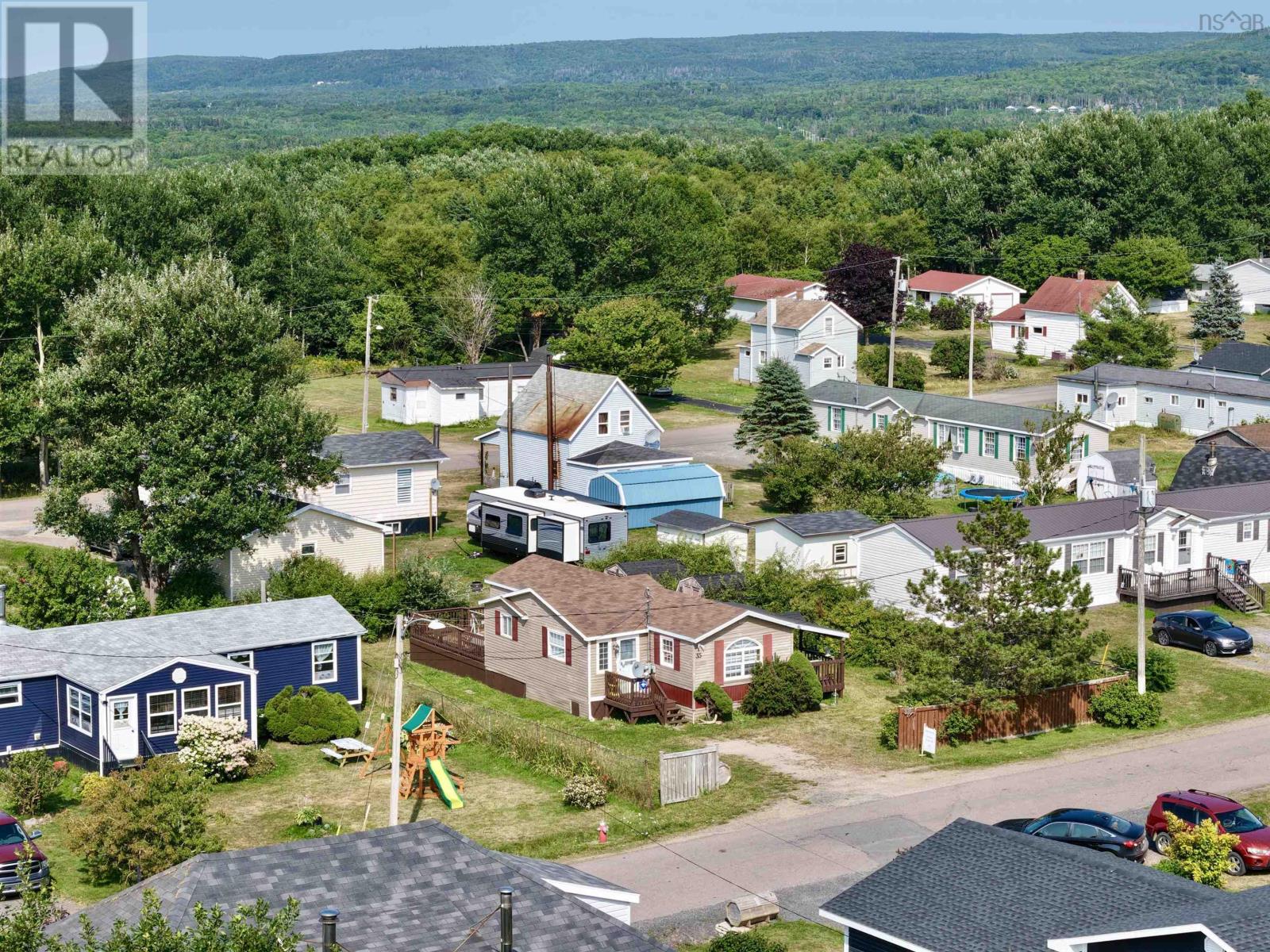 35 Allan J Memorial Avenue Property Photo 14