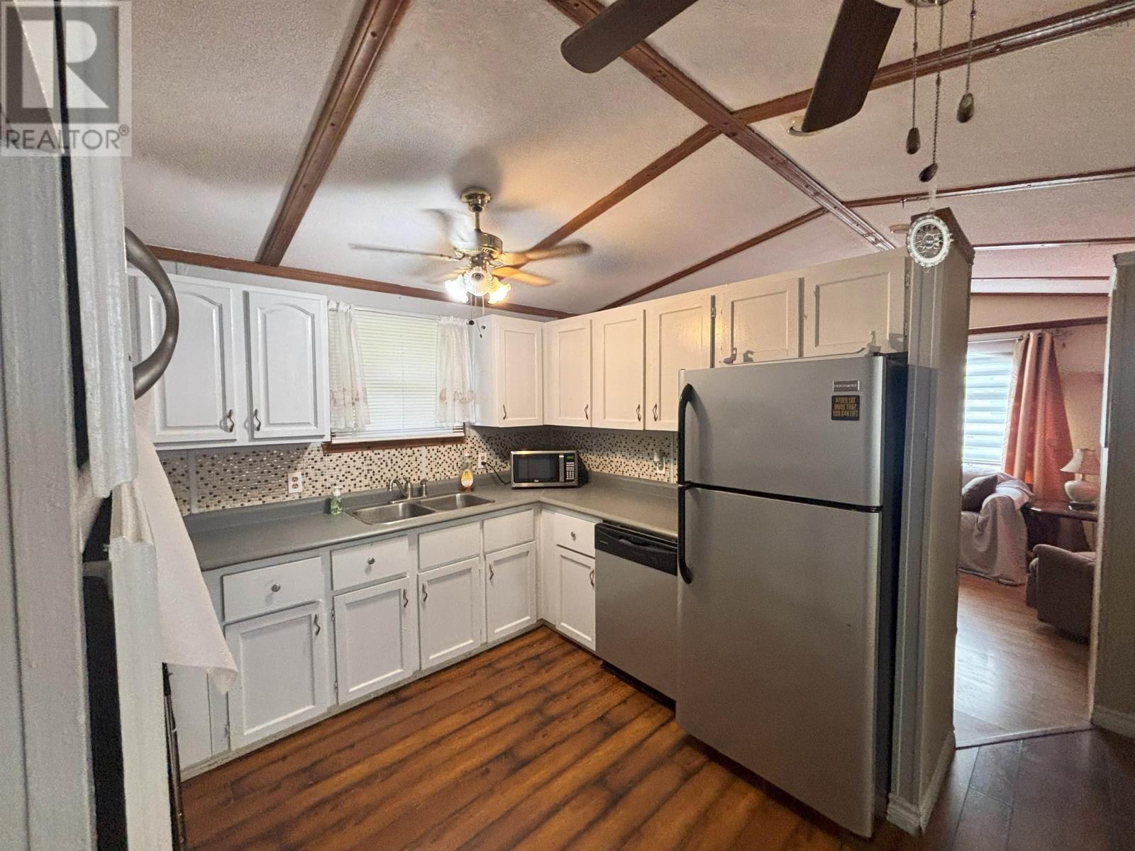 35 Allan J Memorial Avenue Property Photo 18