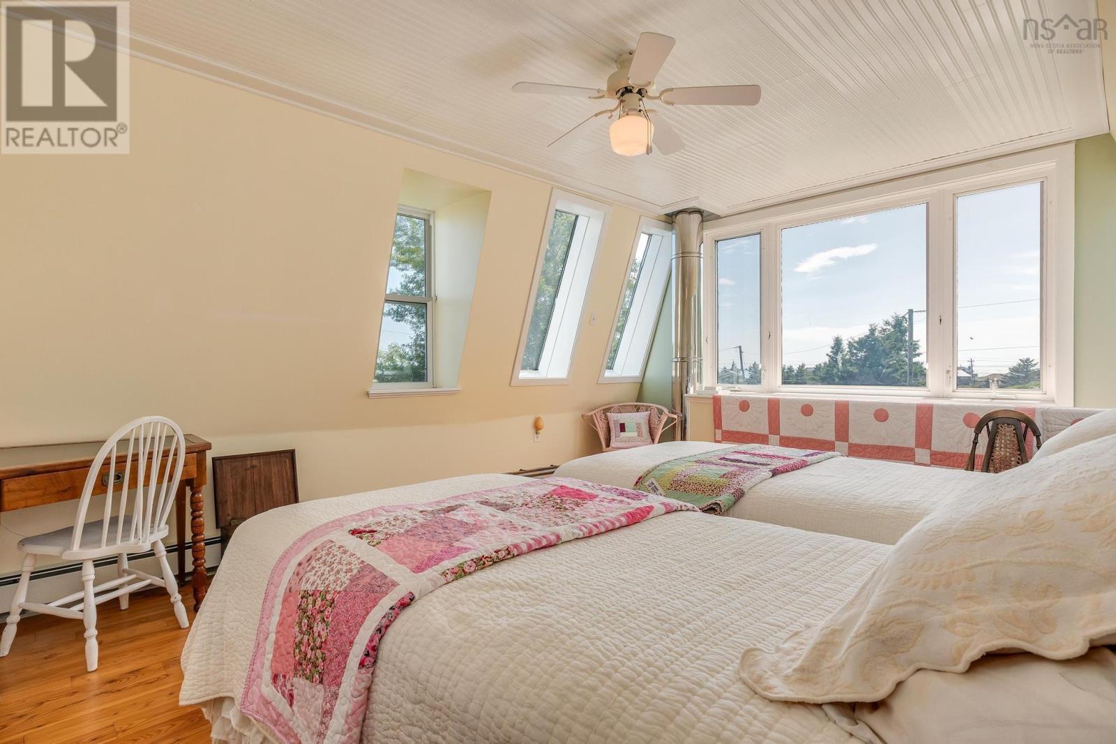 2629 Crowell Road Property Photo 36