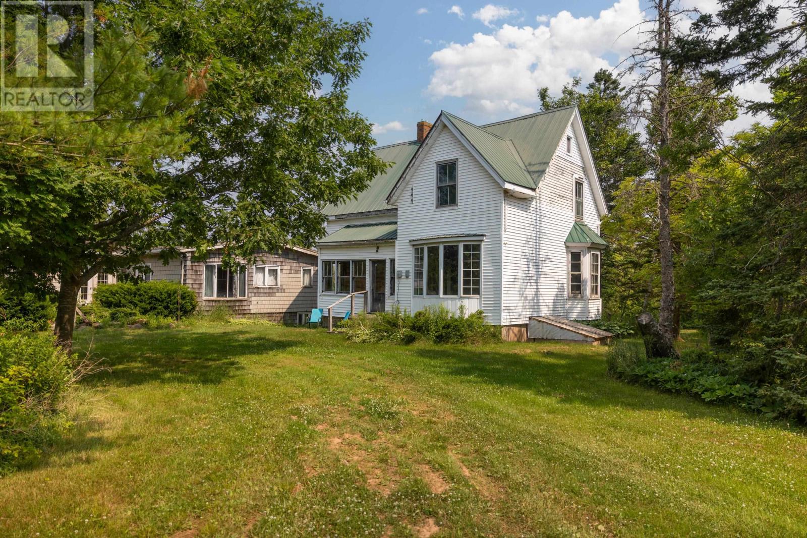 351 Queens Point Road Property Photo 10