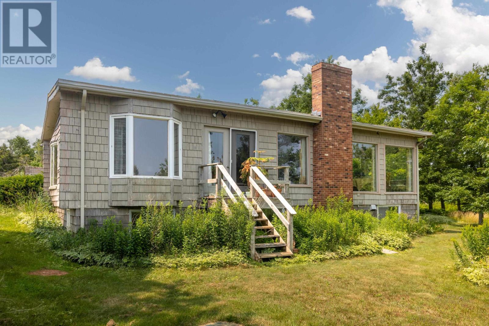 351 Queens Point Road Property Photo 12
