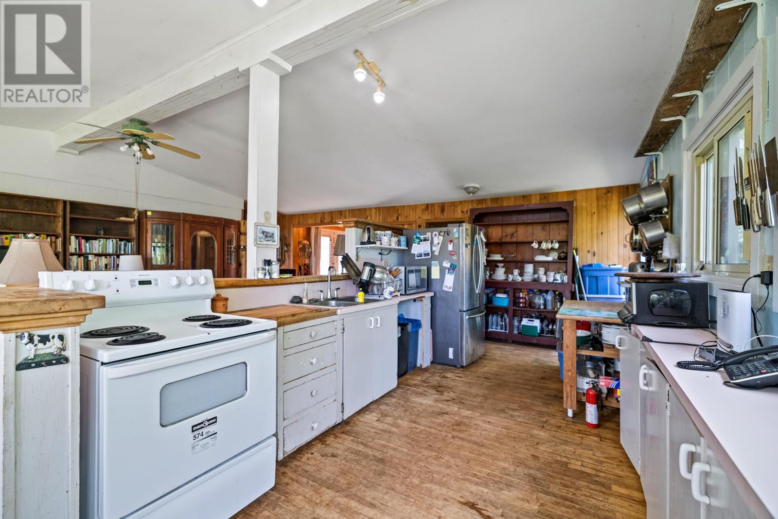 351 Queens Point Road Property Photo 19