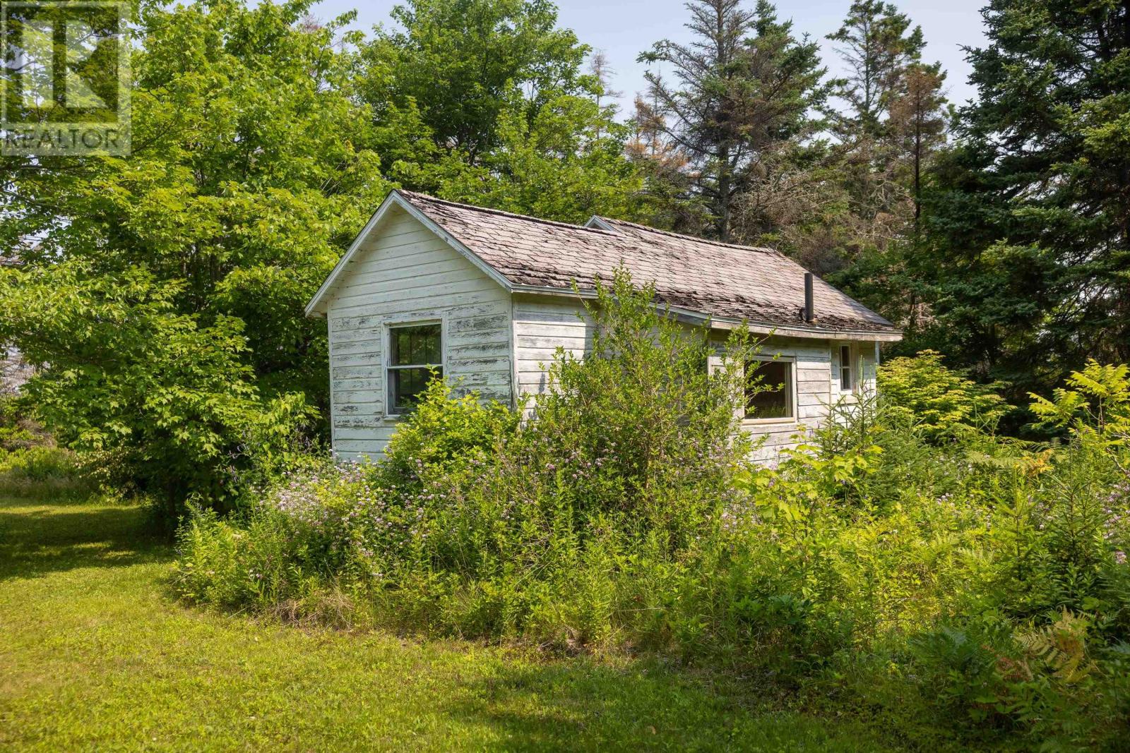 351 Queens Point Road Property Photo 41