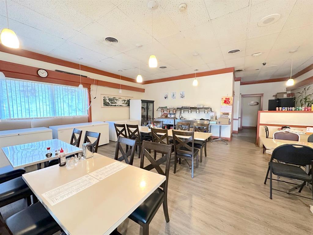 1 1100 Waverley Street Property Photo 2