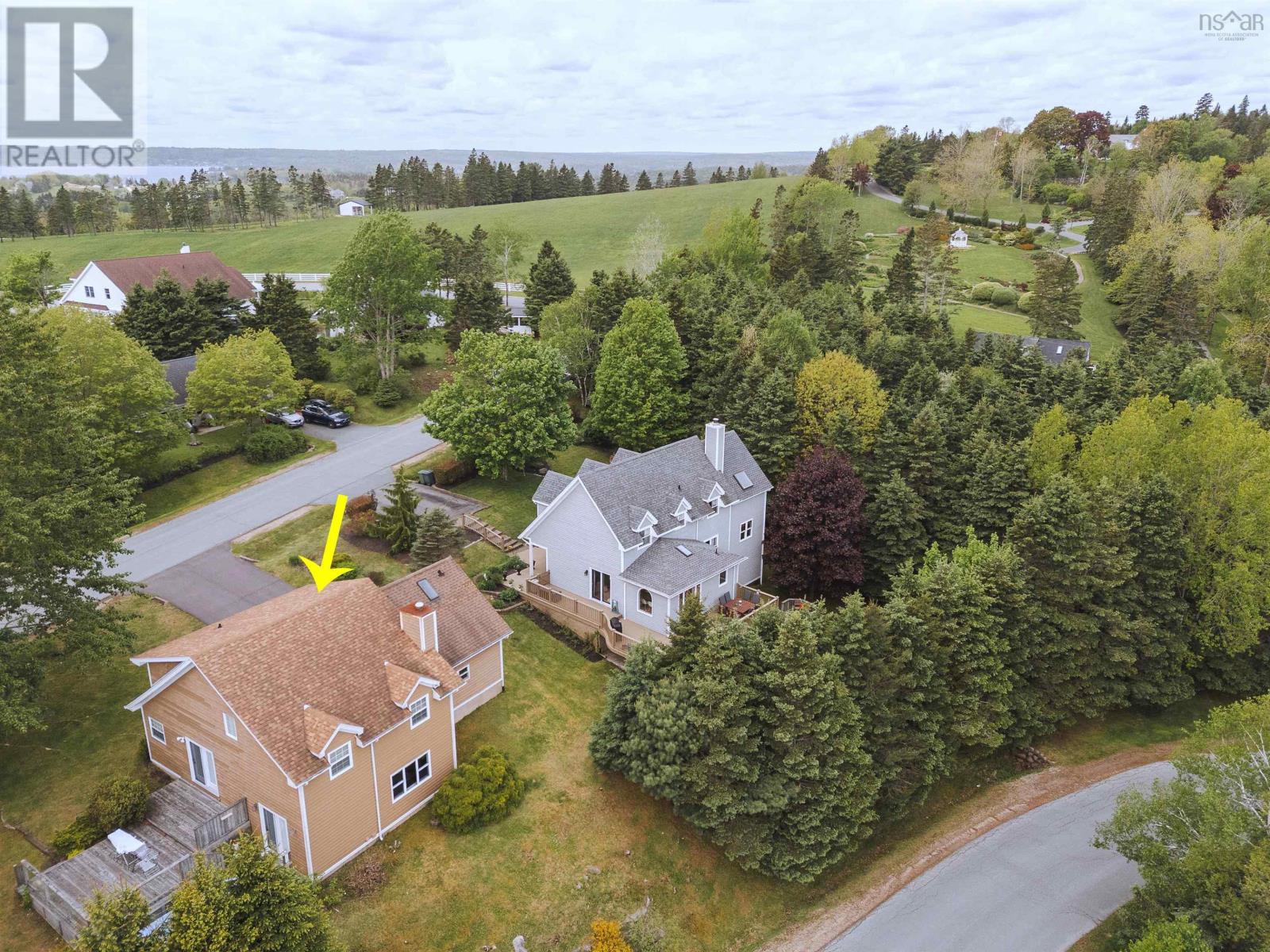 6 Westwind Drive Property Photo 1