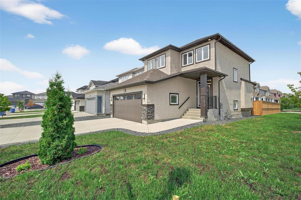 230 John Neufeld Crescent Property Photo 1