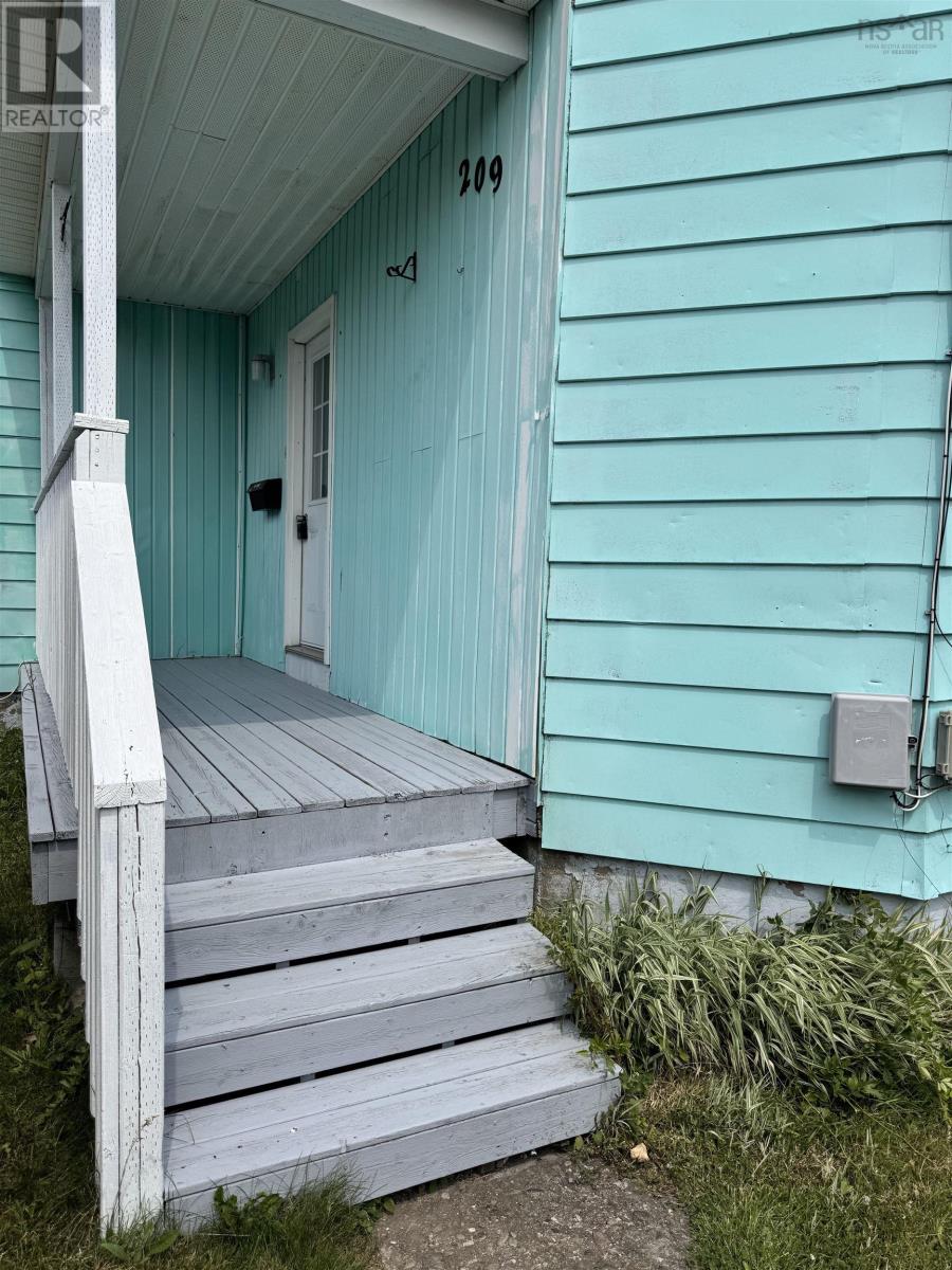 209 South Street Property Photo 2