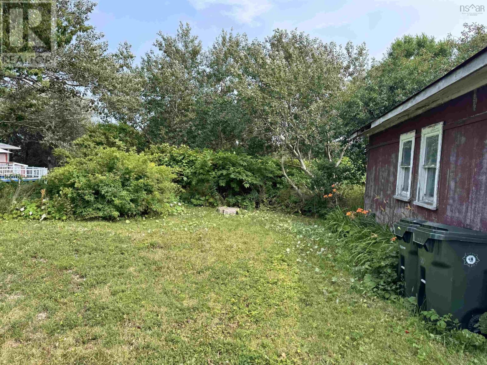 209 South Street Property Photo 5