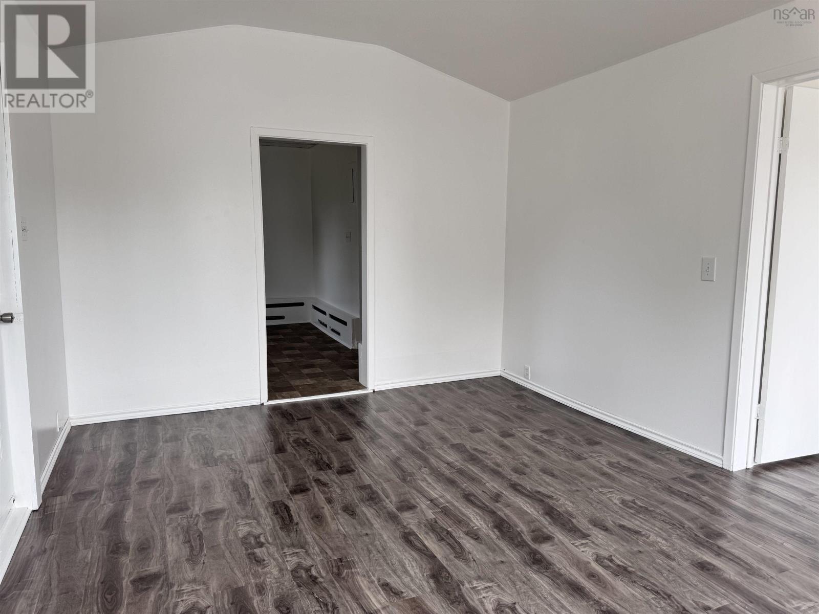 209 South Street Property Photo 6