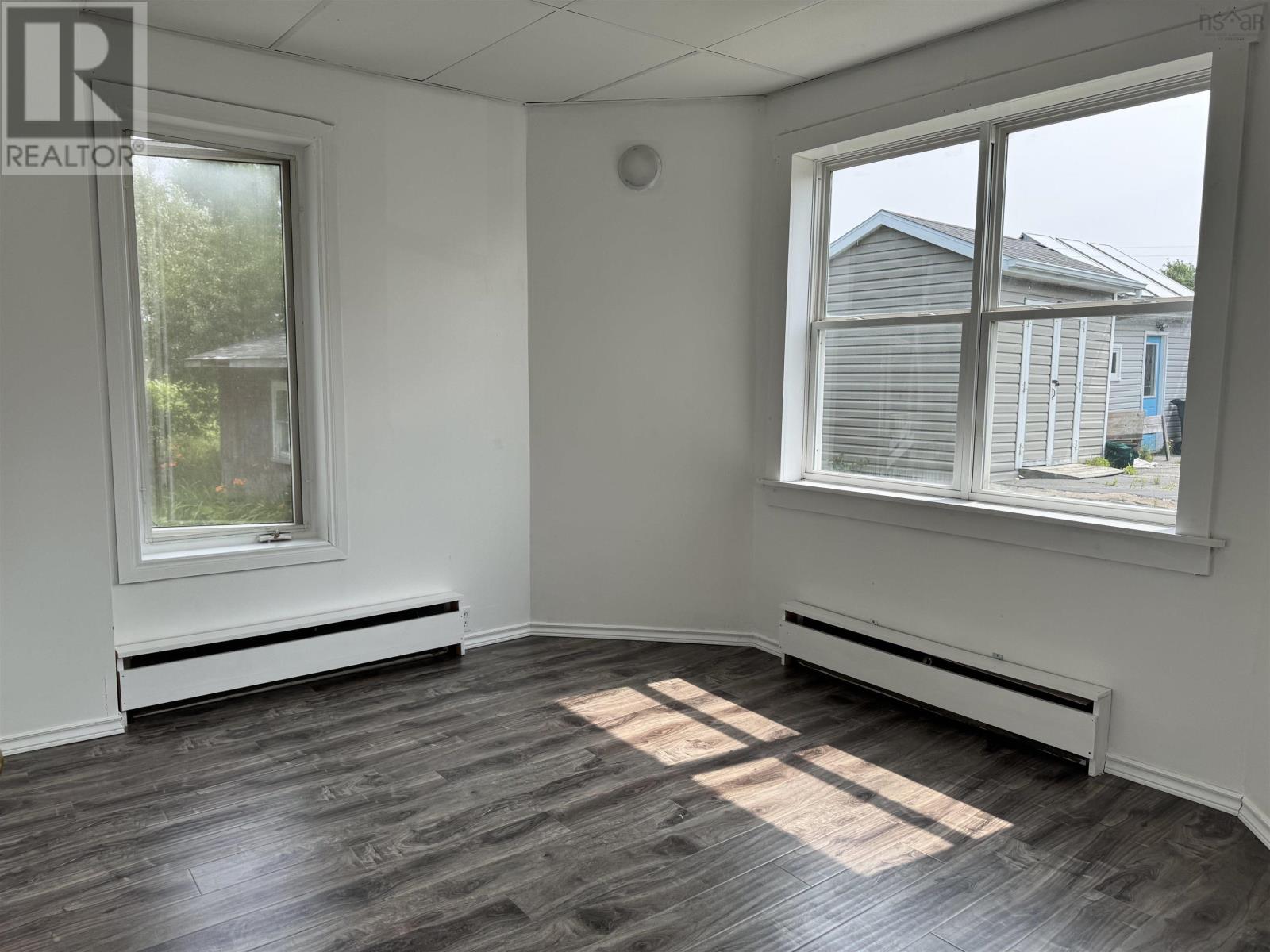 209 South Street Property Photo 8