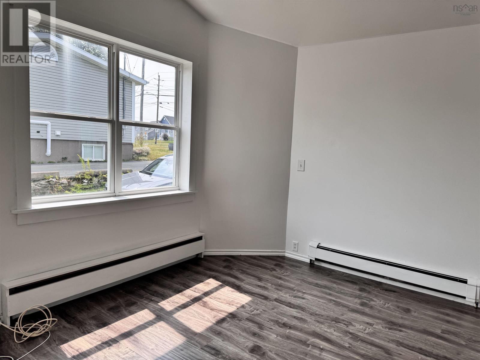 209 South Street Property Photo 9