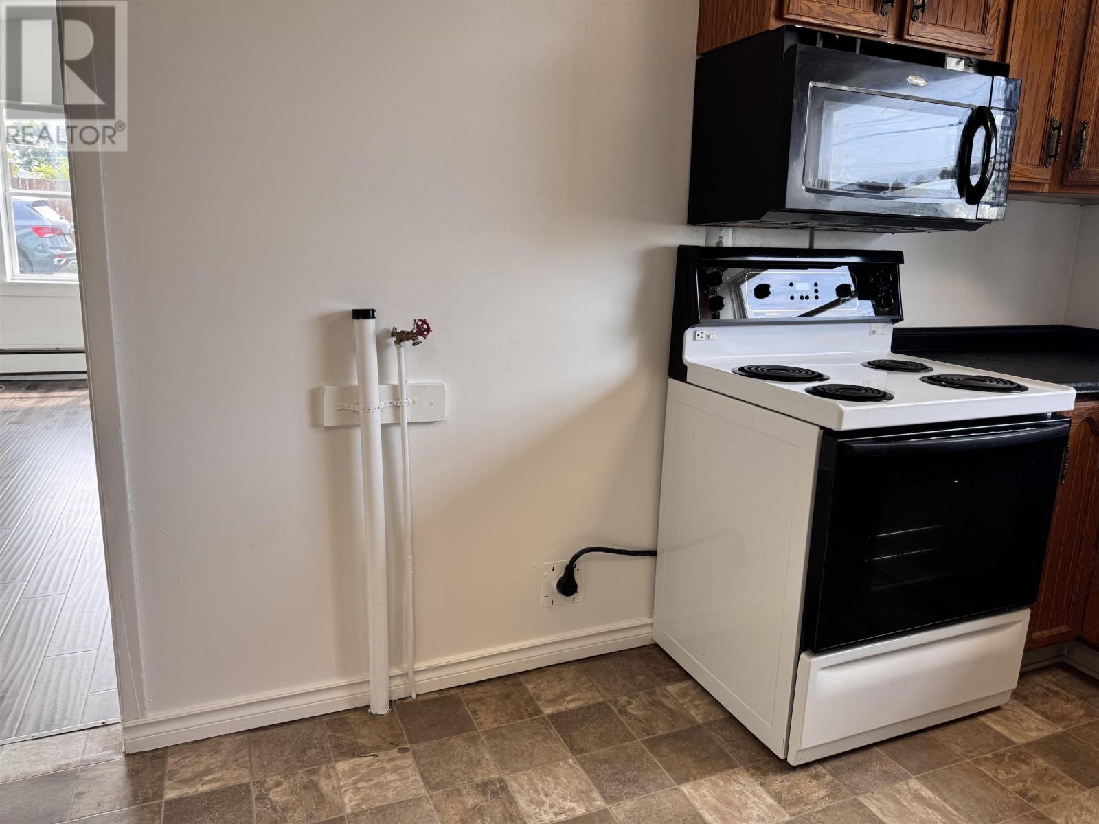 209 South Street Property Photo 11