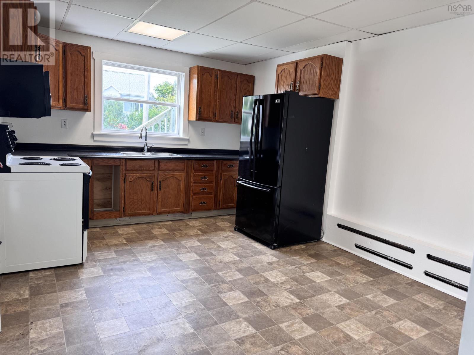 209 South Street Property Photo 12