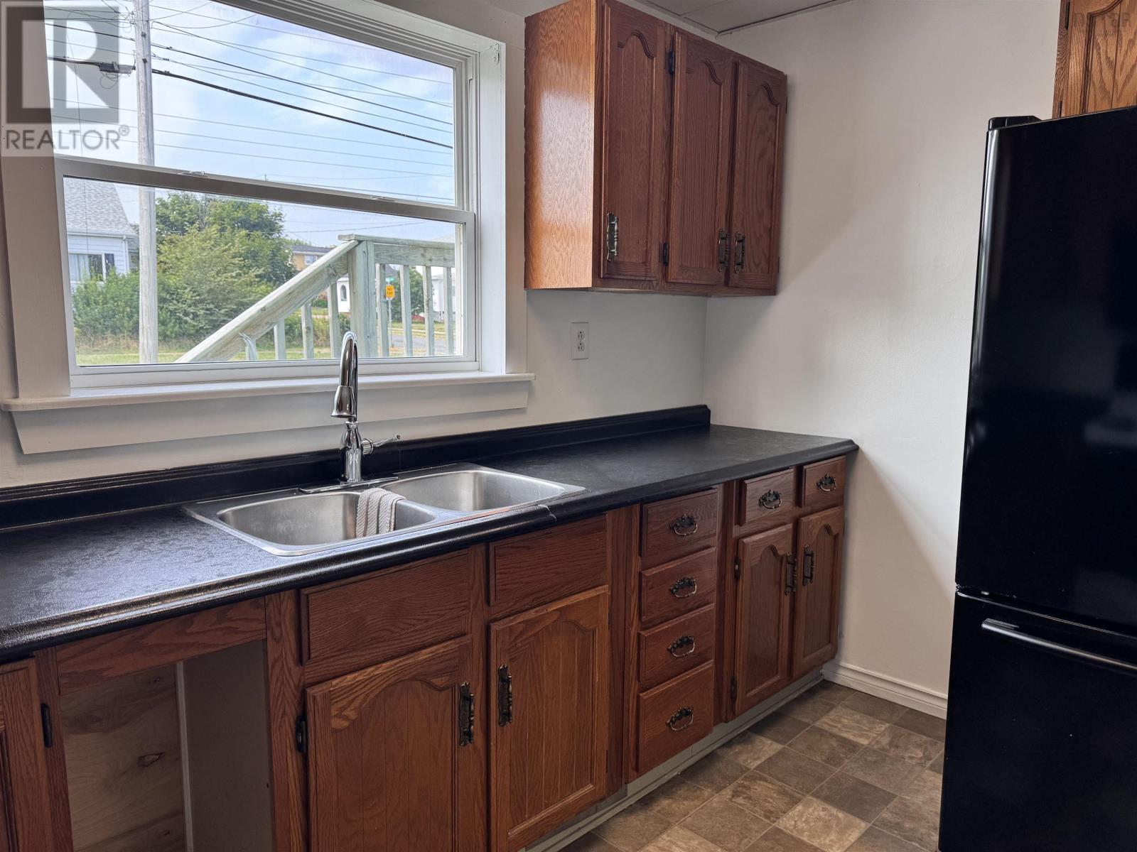 209 South Street Property Photo 13