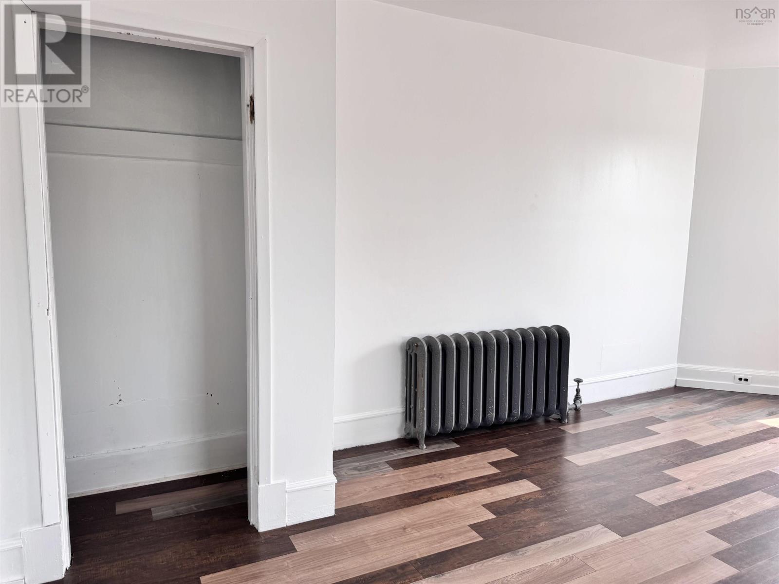 209 South Street Property Photo 19