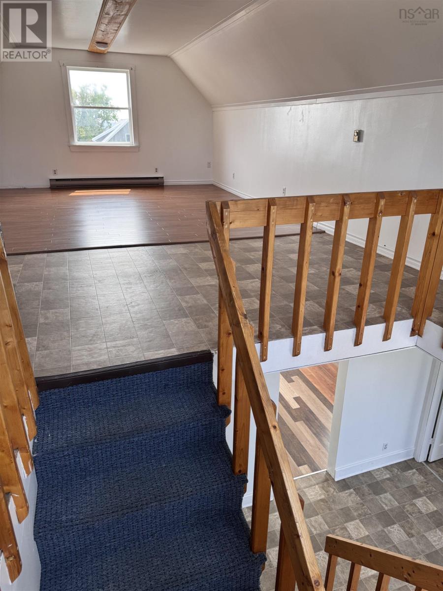 209 South Street Property Photo 25