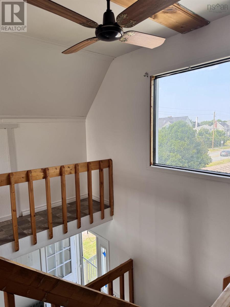 209 South Street Property Photo 26