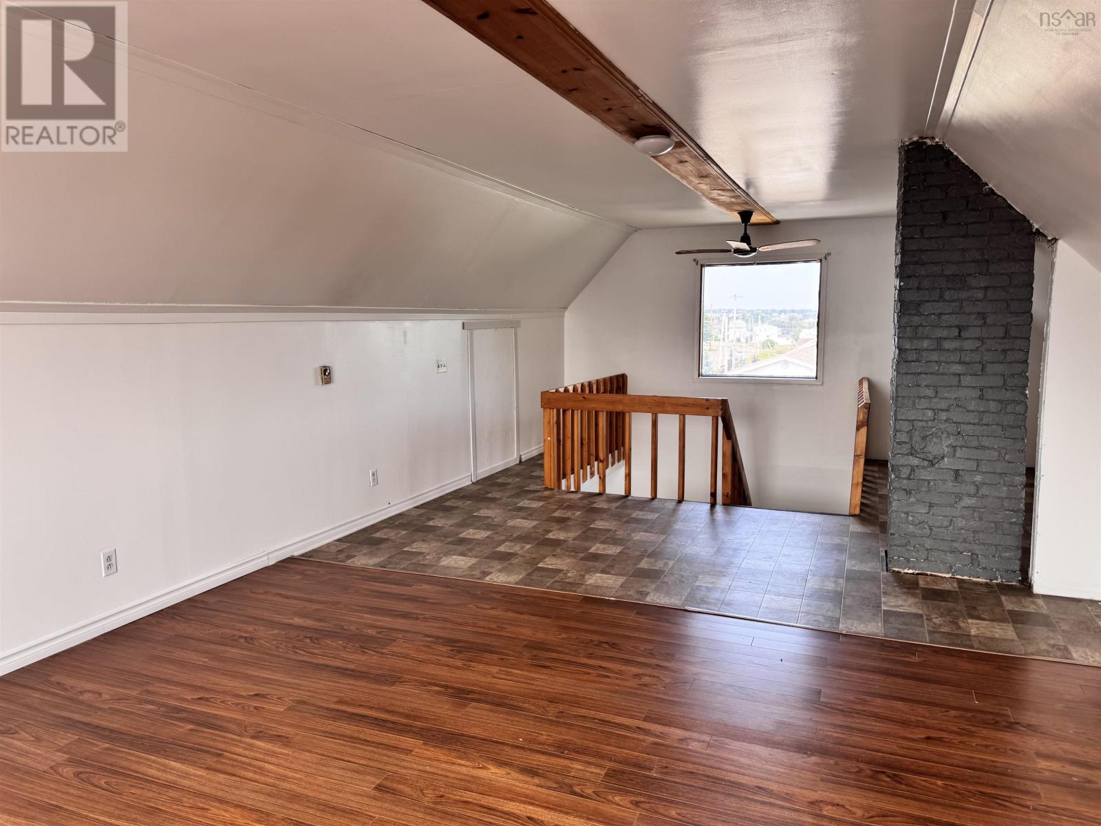 209 South Street Property Photo 29