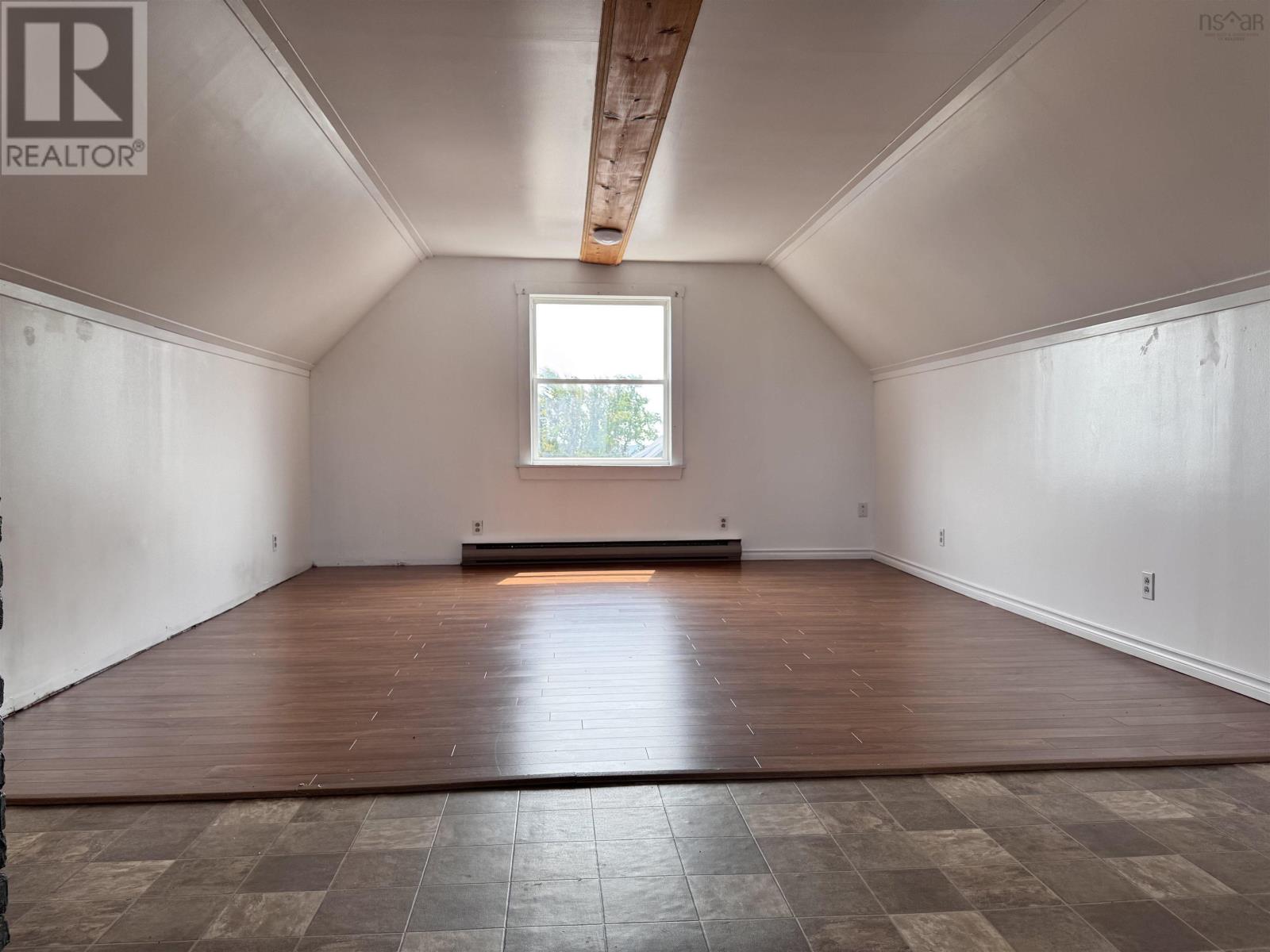 209 South Street Property Photo 30