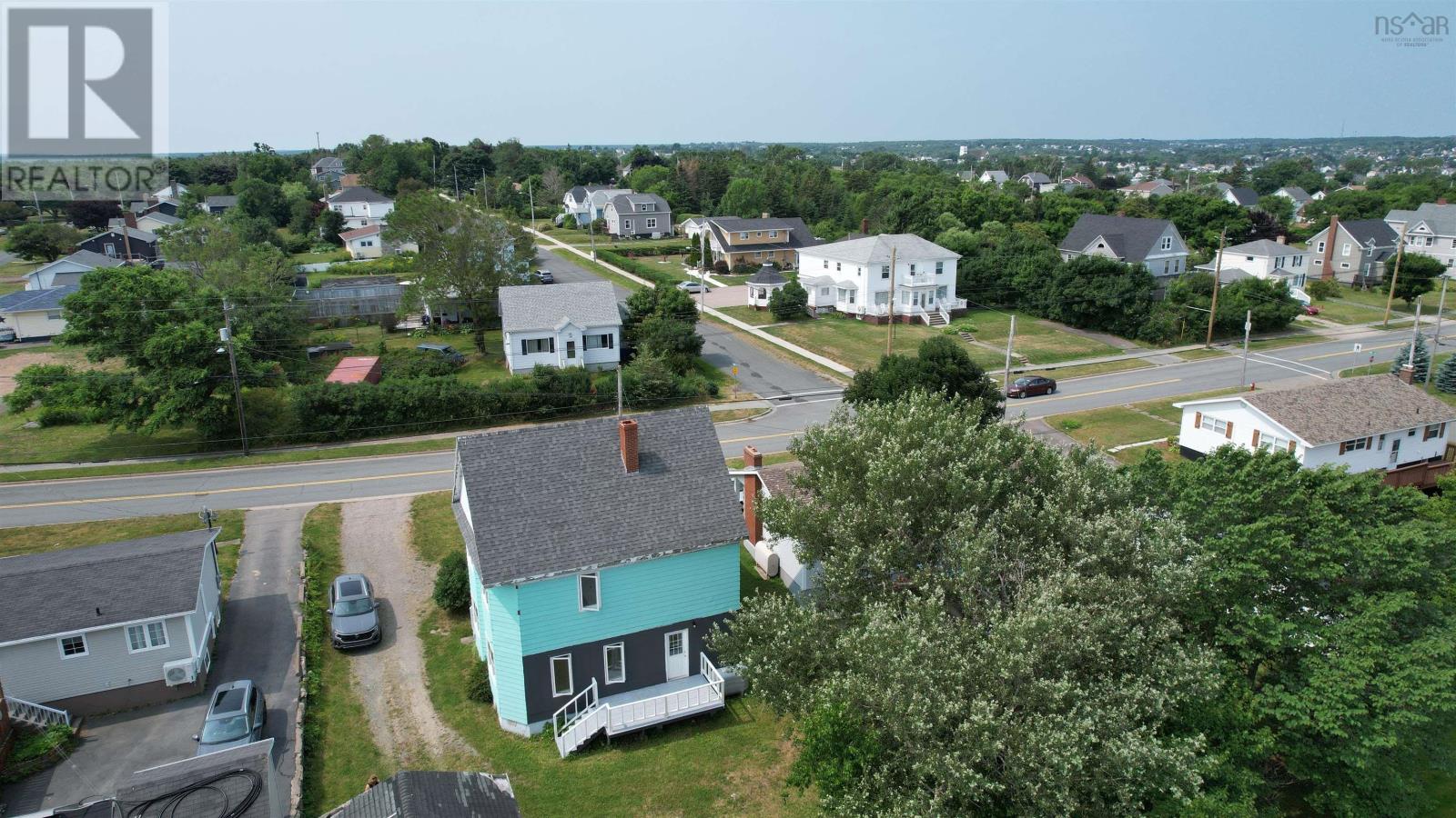 209 South Street Property Photo 35