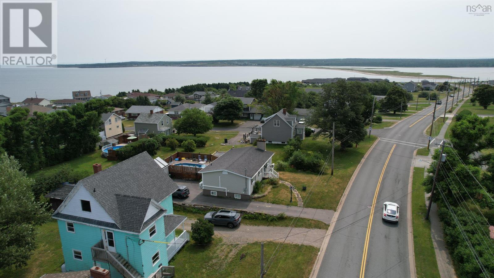 209 South Street Property Photo 36