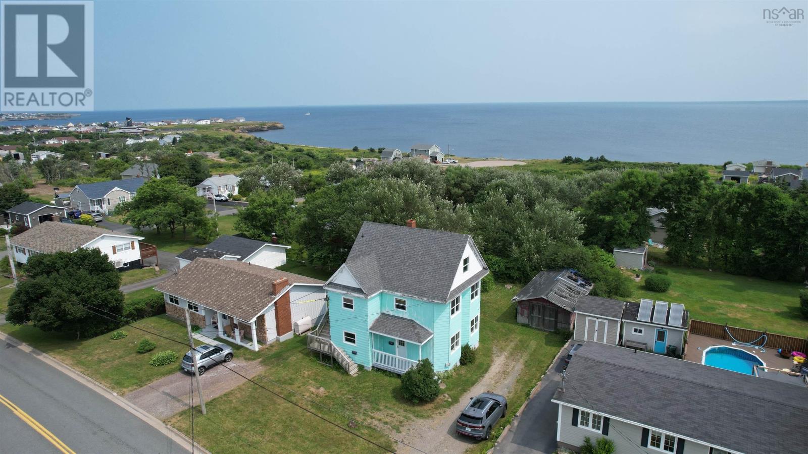 209 South Street Property Photo 37