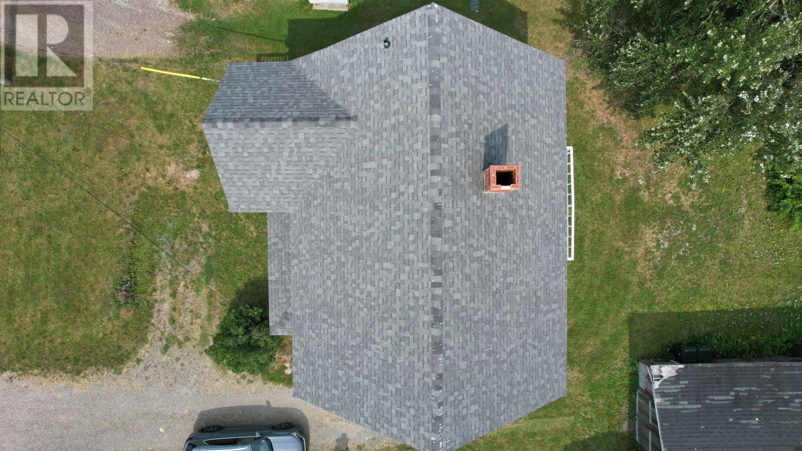 209 South Street Property Photo 38