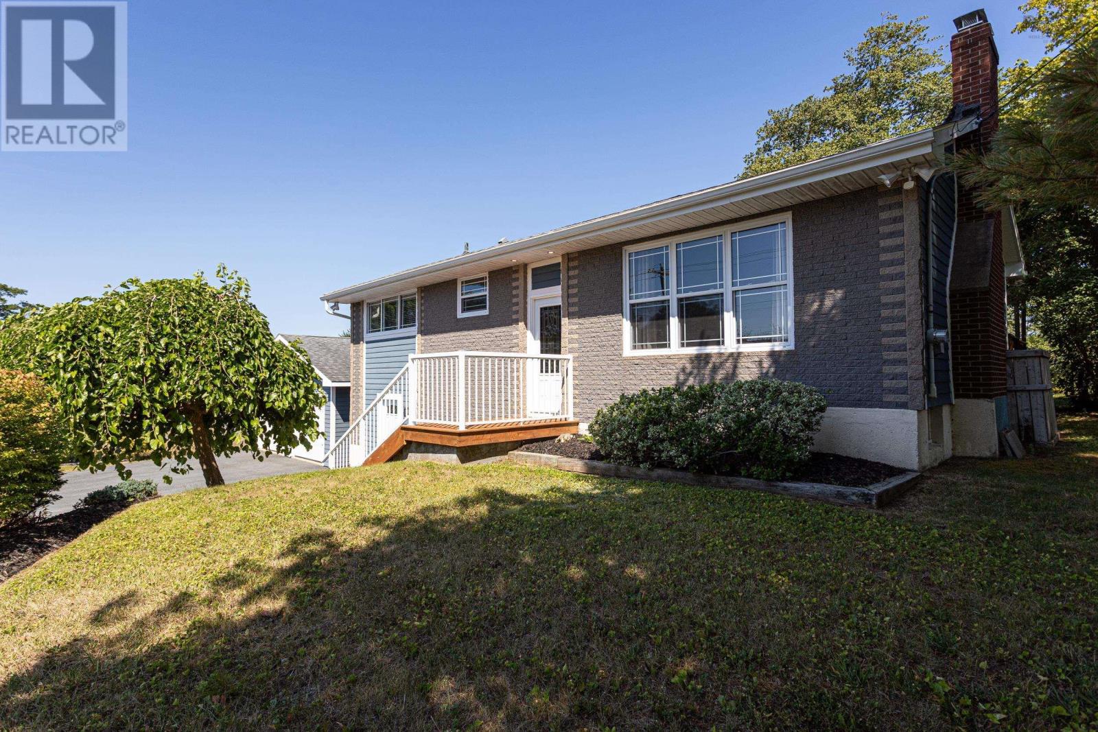 81 Flamingo Drive Property Photo 3