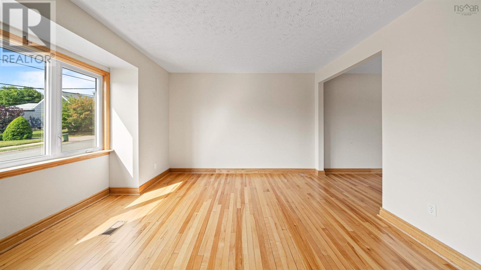 329 Victoria Avenue Property Photo 8