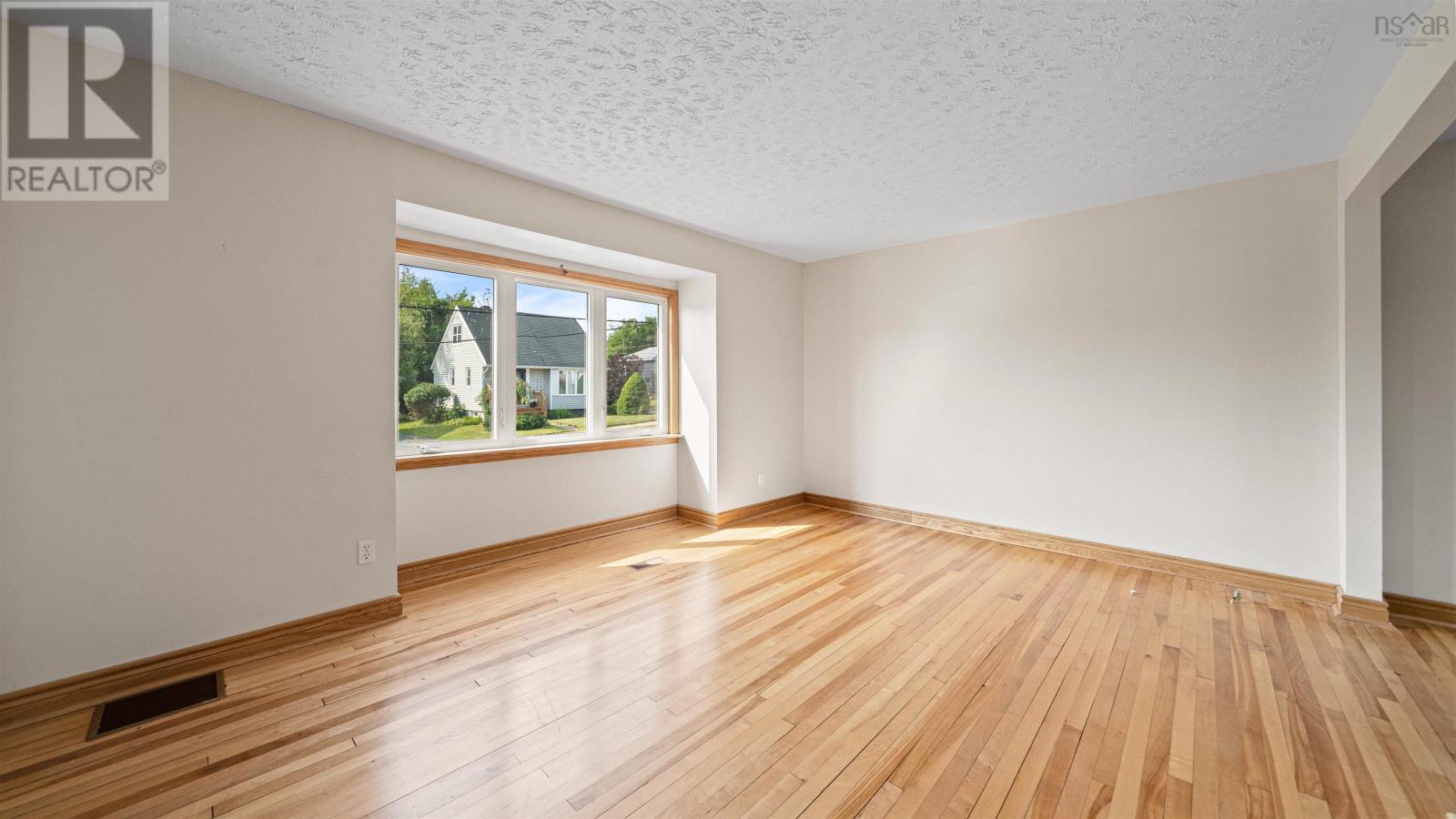 329 Victoria Avenue Property Photo 9