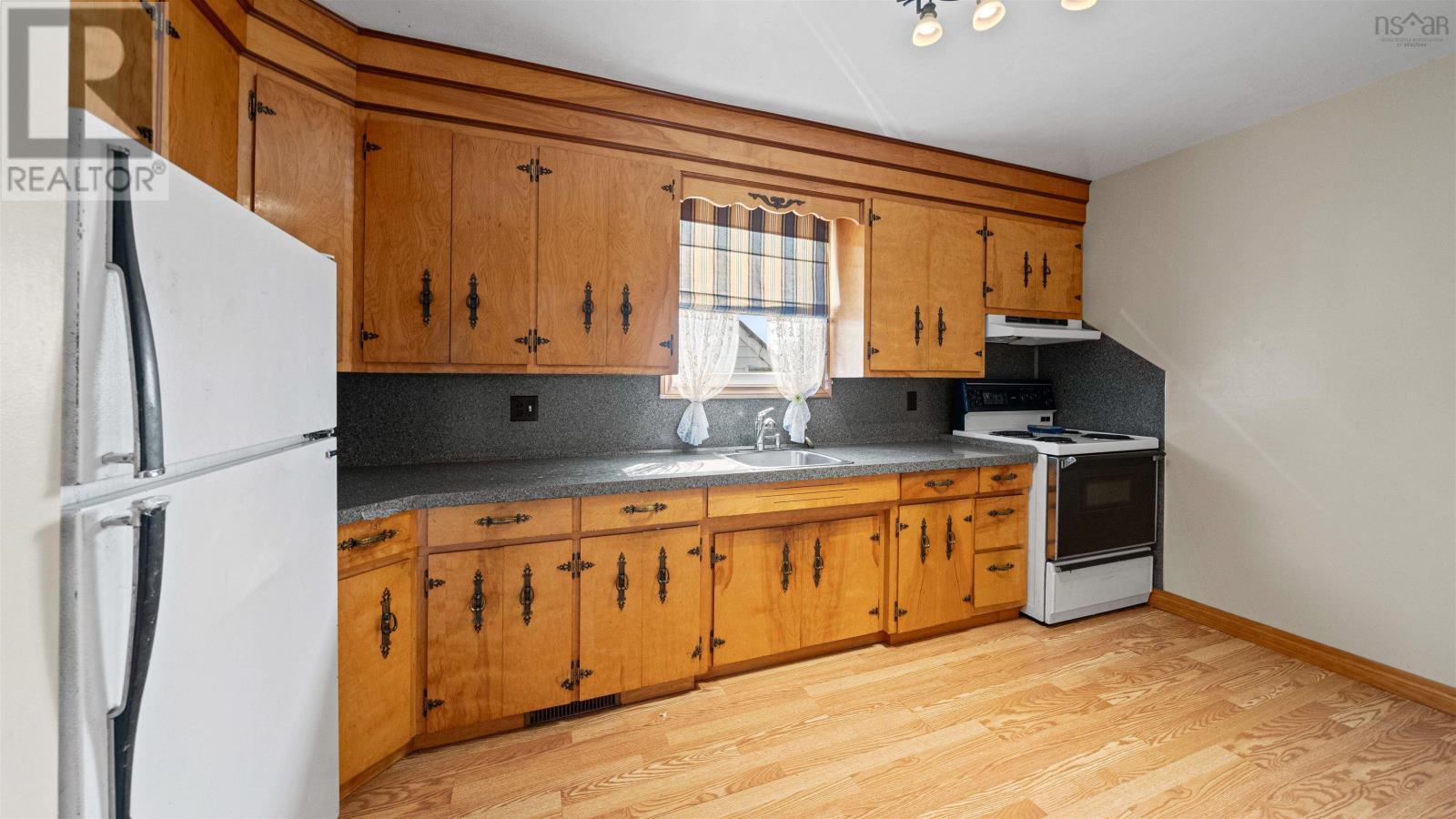 329 Victoria Avenue Property Photo 19